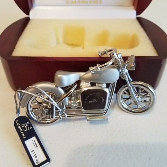 Calvin Hill Motorcycle Dresser/Desk Watch. - Picture 3 of 5